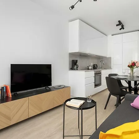 Stylish For 4 People With Underground Parking By Renters * Wrocław