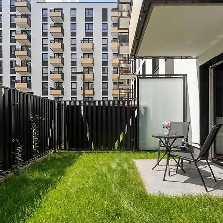 Stylish For 4 People With Underground Parking By Renters 아파트