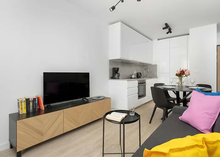 Stylish For 4 People With Underground Parking By Renters * Wrocław