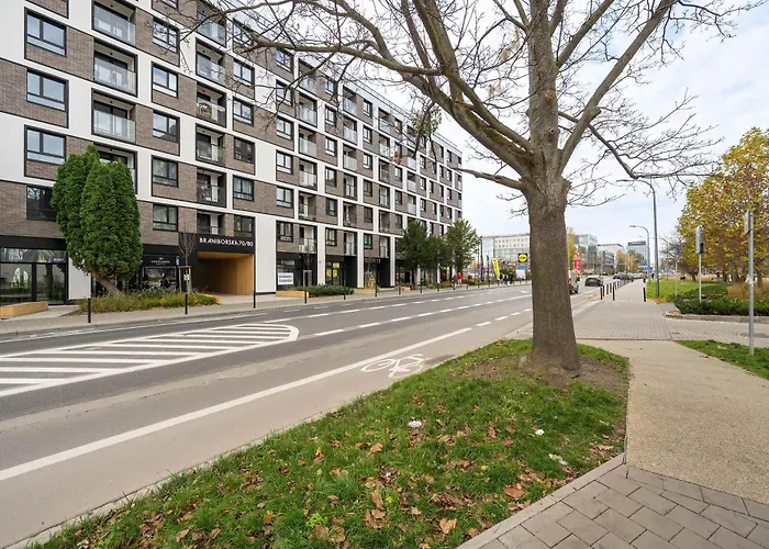 Stylish For 4 People With Underground Parking By Renters Appartement *