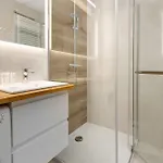 Stylish For 4 People With Underground Parking By Renters Lejlighed *