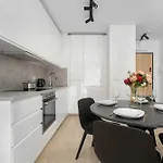 Stylish For 4 People With Underground Parking By Renters Lejlighed Wrocław