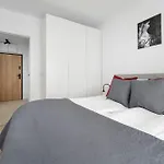Stylish For 4 People With Underground Parking By Renters Διαμέρισμα *