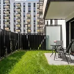 Stylish For 4 People With Underground Parking By Renters Διαμέρισμα