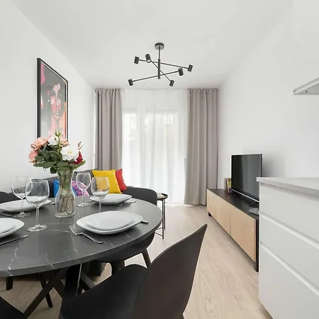 Apartman Stylish For 4 People With Underground Parking By Renters *