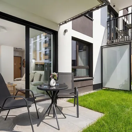 Stylish For 4 People With Underground Parking By Renters * Βρότσλαβ