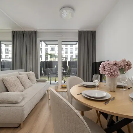 Stylish For 4 People With Underground Parking By Renters Διαμέρισμα *