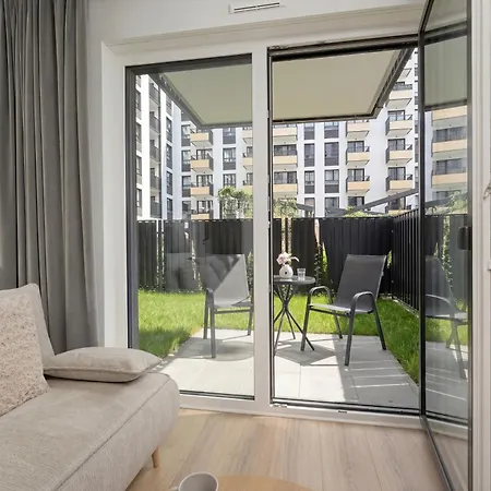 Апартаменти Stylish For 4 People With Underground Parking By Renters *